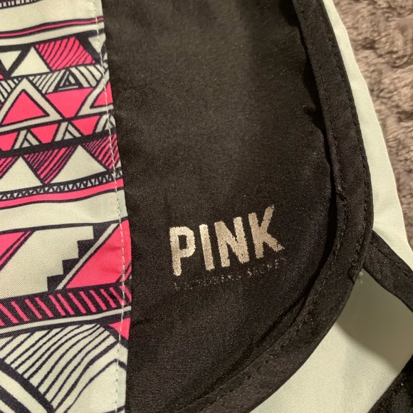 Pink workout shorts - Picture 2 of 4
